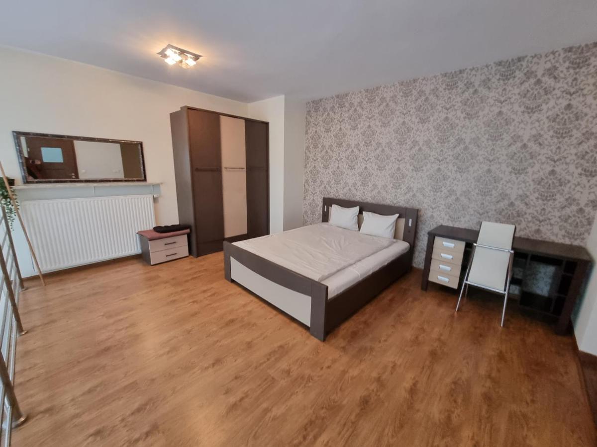 Senator Warsaw Apartments エクステリア 写真